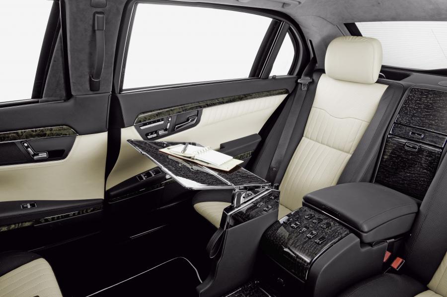 Интерьер Mercedes-Benz S600 Pullman Guard 2008 года  (фото 10 из 25)
